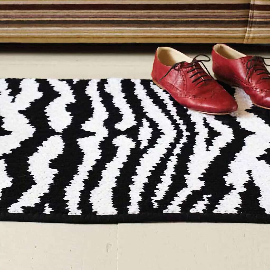 Knitting Patterns Debbie Bliss Knitting Magazine Fall/Winter 2011 Hottest Newet Latest zebra rug