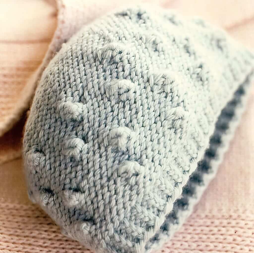Knitting Patterns | Hats, Mittens & Scarves: 25 Cool & Cozy Knits Hats, Mittens & Scarves: 25 Cool and Cozy Knitted Projects by Andrea Tung Yarn Designers Boutique