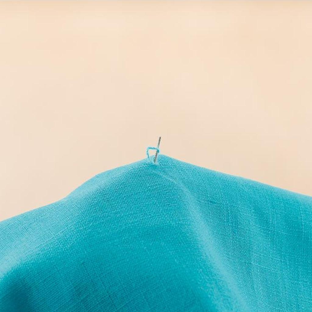 Clover Snag Repair Needle, 2 Pack, Fix Snags in Delicate Fabrics #2512 Snag Repair Needles, 2 Pack Yarn Designers Boutique