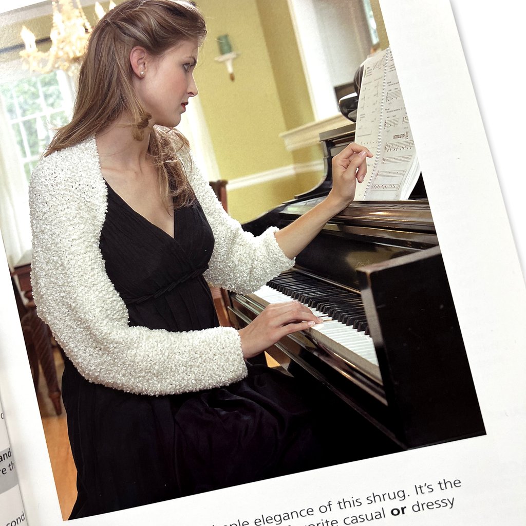 Knit Along with Debbie Macomber: Debbie's Favorite Knitting Patterns Knit along with Debbie Macomber: 11 Classic Designs for Family & Friends Yarn Designers Boutique
