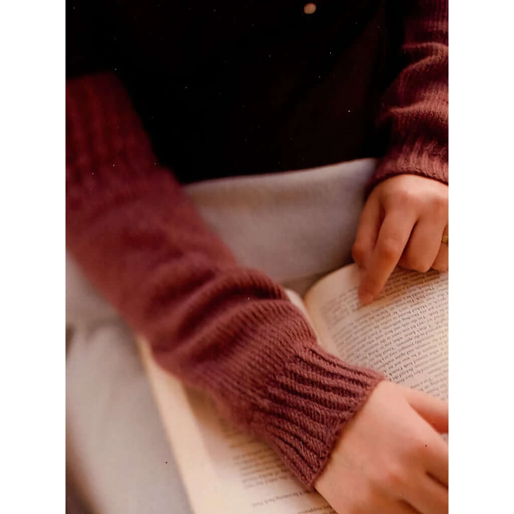 Knitting Patterns | Hats, Mittens & Scarves: 25 Cool & Cozy Knits Hats, Mittens & Scarves: 25 Cool and Cozy Knitted Projects by Andrea Tung Yarn Designers Boutique