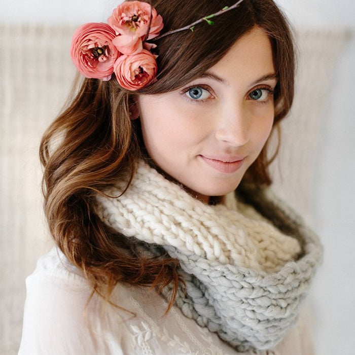 Cowl Knitting Pattern with Bulky Knit Collage Yarns, Beginner Cowl Kit Knitspiration Cowl, Beginners Knitting Kit Yarn Designers Boutique