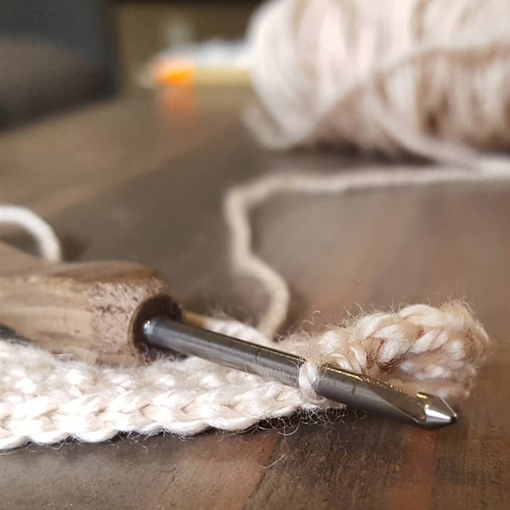 Ergonomic Square Crochet Hook, Kollage Hooks with Square Handle Kollage Square Ergonomic Crochet Hooks Yarn Designers Boutique