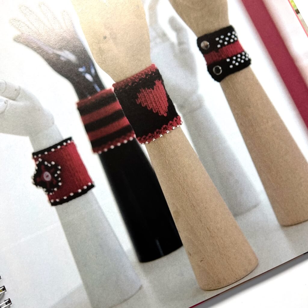 Knitting with Beads, 25 Beaded Knits: Fun Projects Fashionable Designs 25 Beaded Knits: Fashionable Designs to Wear Using Beads, Buttons, & Sequins Yarn Designers Boutique