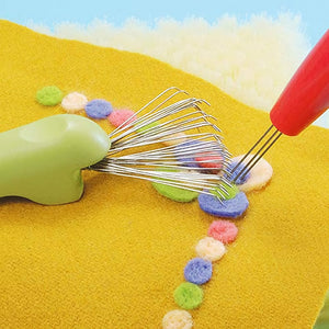 Needle Felting Claw & Mat Cleaner by Clover | Felting Tools Needle Felting Claw & Mat Cleaner by Clover Yarn Designers Boutique