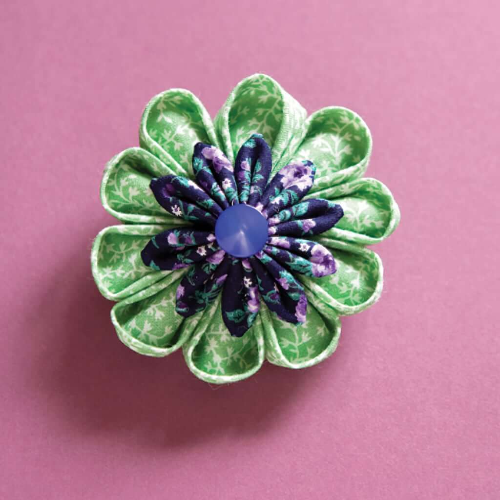 Kanzashi in Bloom: 20 Simple Fold & Sew Projects to Wear & Give Kanzashi in Bloom: 20 Simple Fold & Sew Projects to Wear or Give Yarn Designers Boutique
