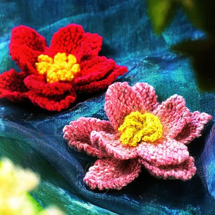 Twenty to Make, Knitted Flowers, Knitting Pattern Book by Susie Johns Twenty to Make Knitted Flowers Yarn Designers Boutique